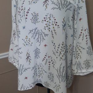 Pretty floral blouse, worn once